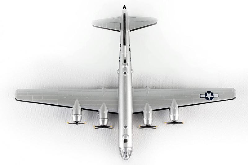 Avião B-29 Superfortress Square 54 Museum of Fly Daron 1/200
